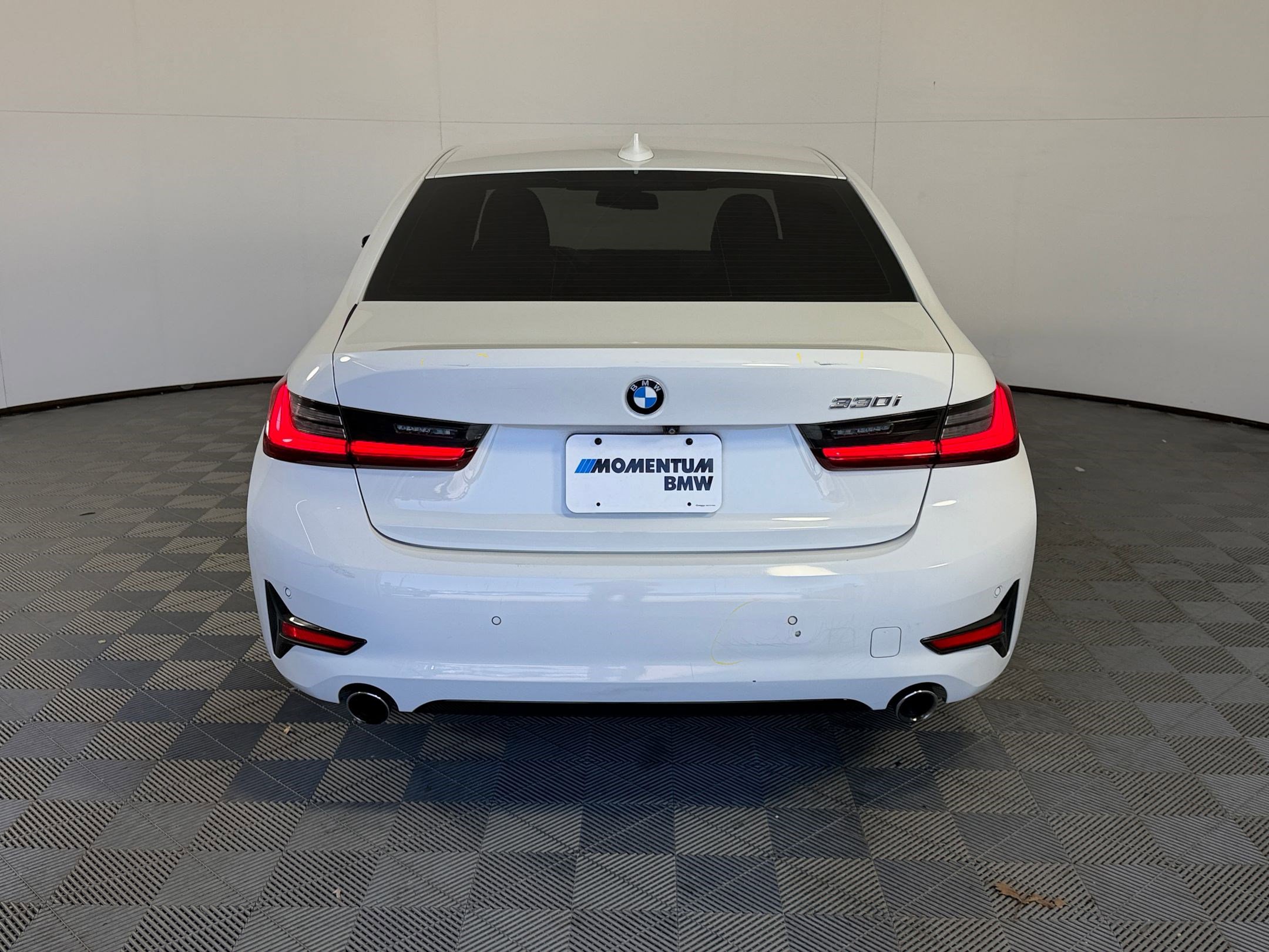 Used 2021 BMW 330i Sedan w/ Convenience Package RWD image 10