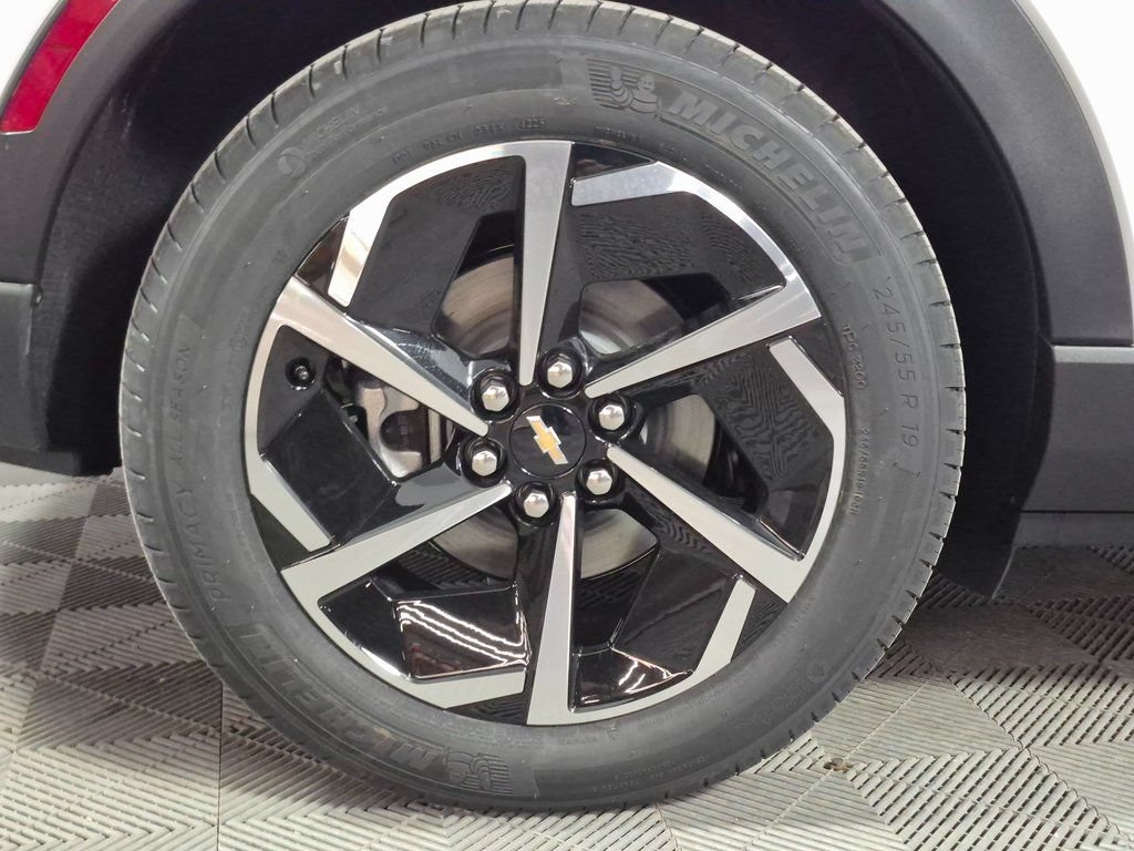 New 2026 Chevrolet Equinox EV LT FWD image 23