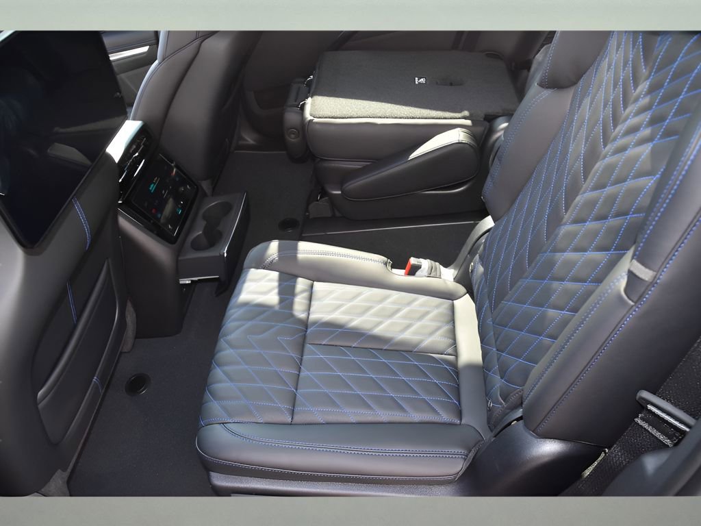 New 2026 Cadillac Escalade IQL Luxury image 16