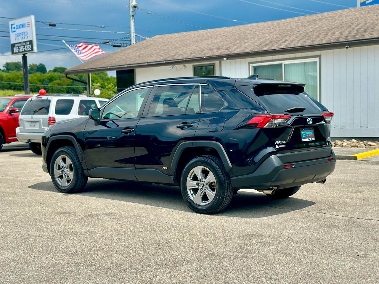 Used 2022 Toyota RAV4 LE AWD/4WD image 5