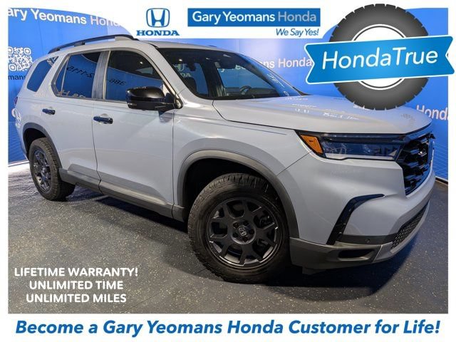 Certified 2025 Honda Pilot TrailSport image 1