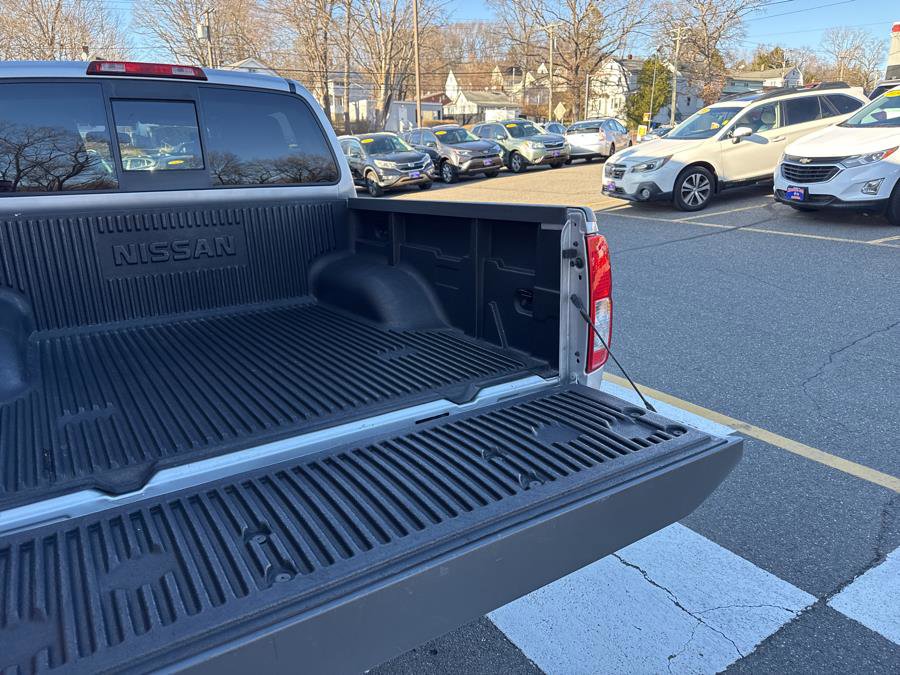 Used 2018 Nissan Frontier SV image 12
