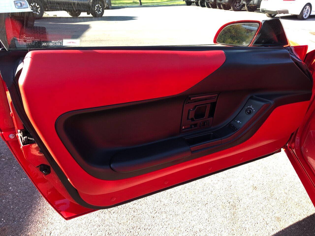 Used 1995 Chevrolet Corvette Convertible RWD image 17