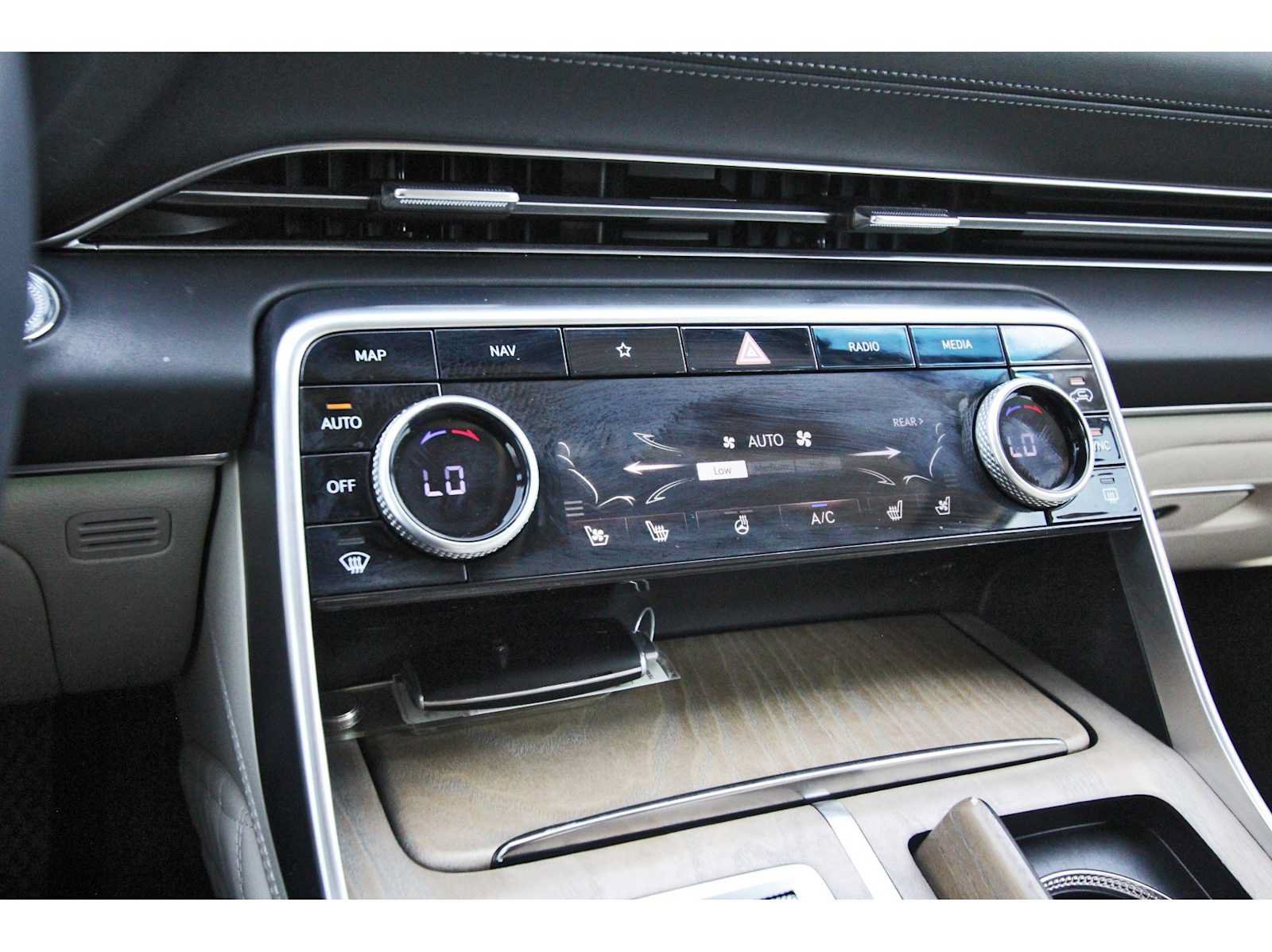Used 2024 Genesis GV80 3.5T w/ Prestige Package AWD/4WD image 25