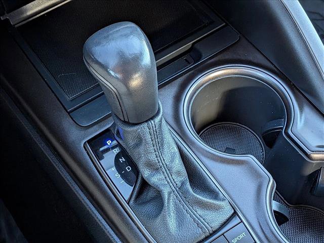 Used 2022 Toyota Camry SE image 12