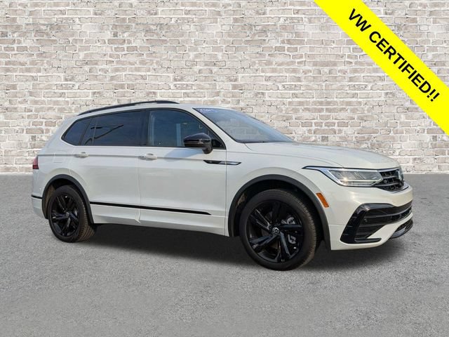 Certified 2024 Volkswagen Tiguan SE R-Line FWD image 1