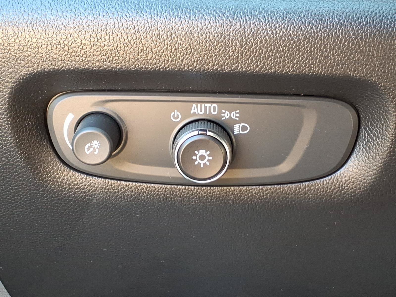 Used 2023 Chevrolet Traverse LS AWD/4WD image 23