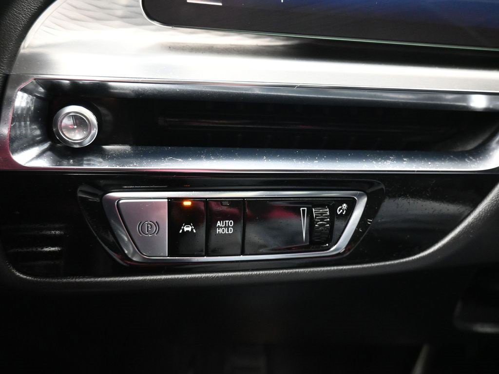 Used 2023 Cadillac Lyriq 2WD image 29