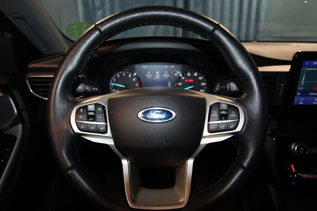 Used 2022 Ford Explorer Limited w/ Equipment Group 301A image 13