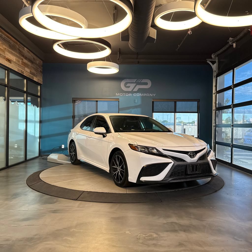 Used 2024 Toyota Camry SE w/ Convenience Package