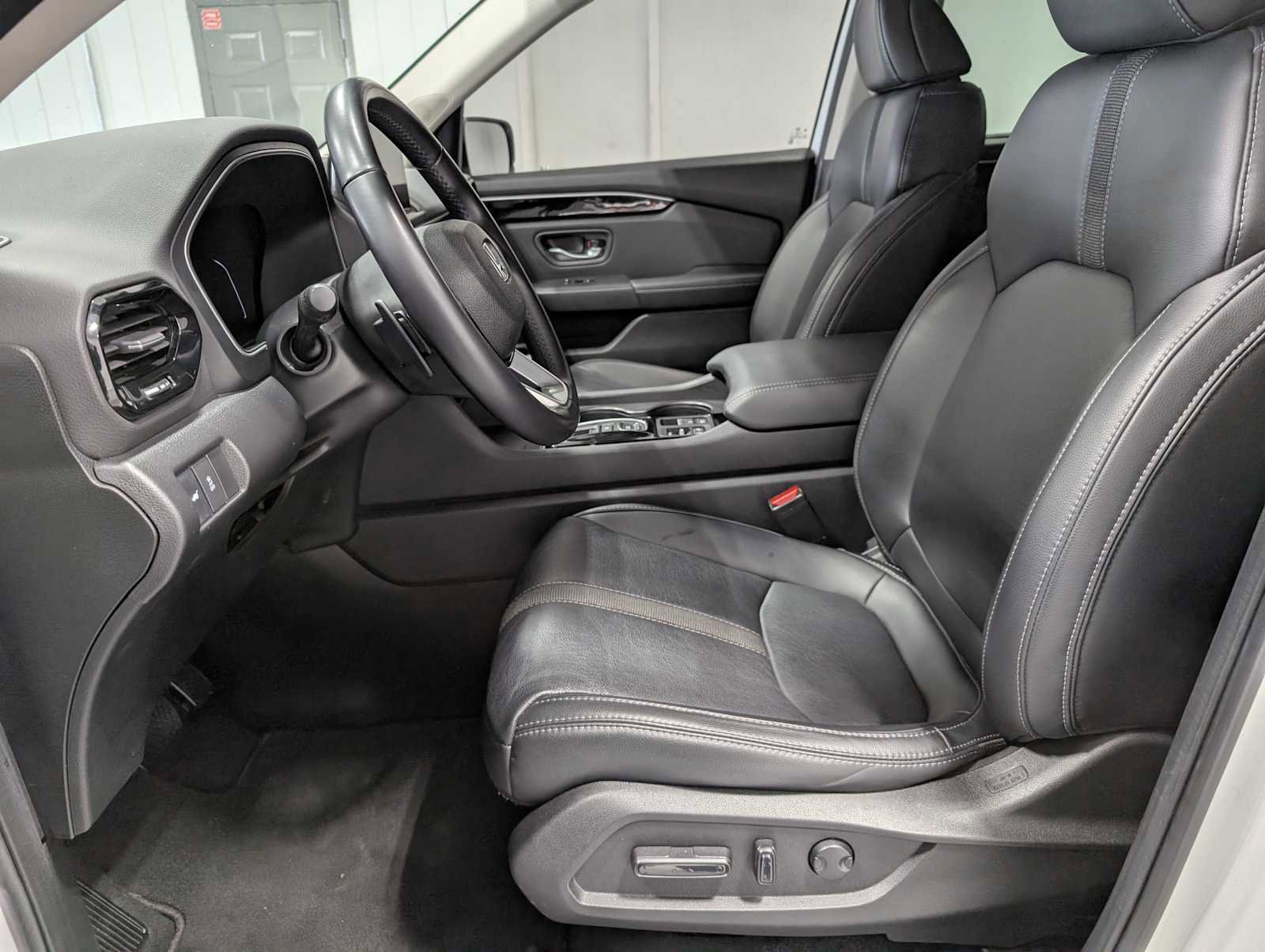 Used 2023 Honda Pilot EX-L image 4