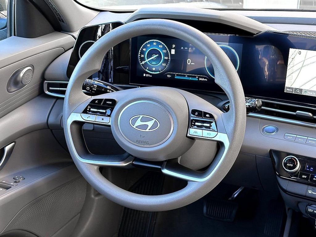 Used 2024 Hyundai Elantra SEL image 23