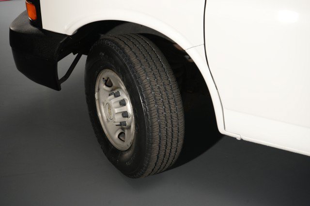 Used 2008 Chevrolet Express 3500 Extended Passenger RWD image 28