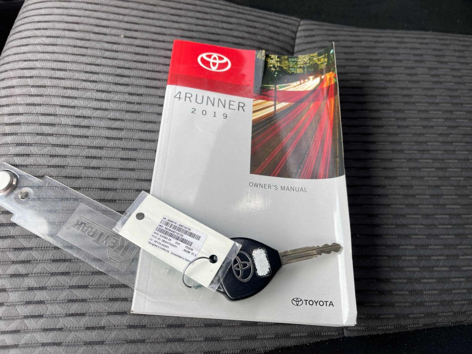 Used 2019 Toyota 4Runner SR5 AWD/4WD image 10
