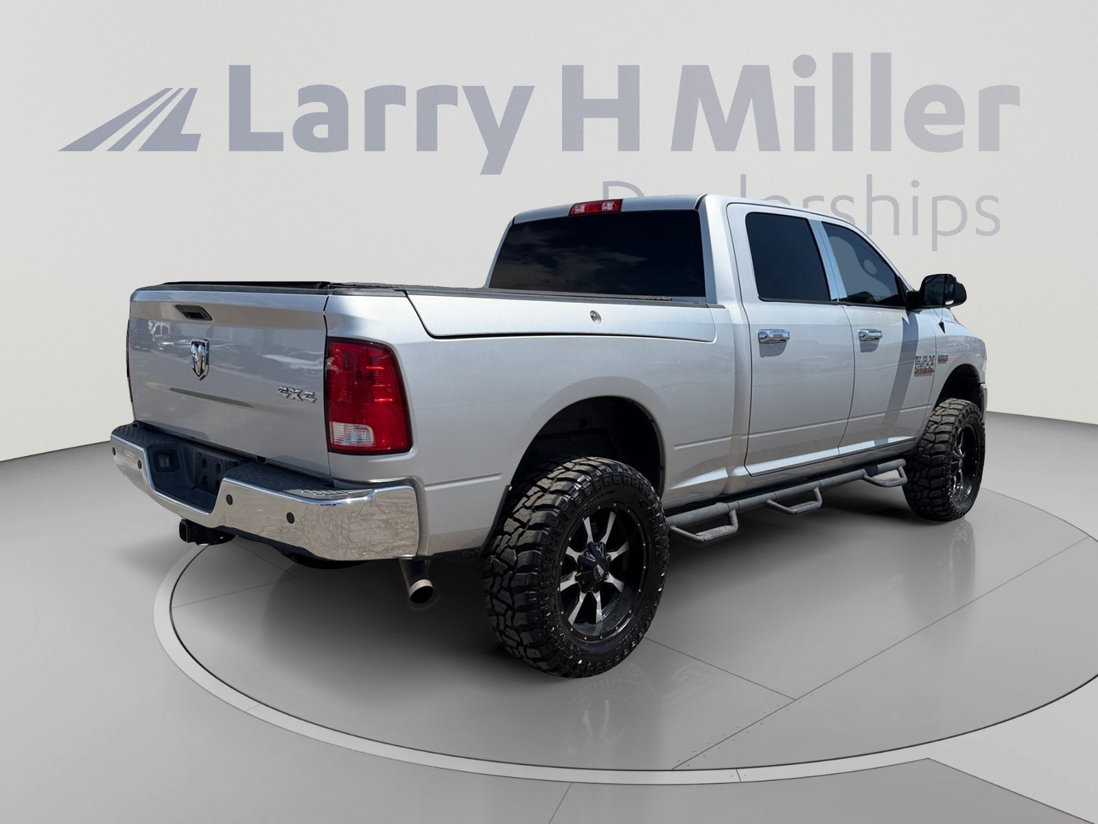 Used 2017 RAM 2500 Tradesman w/ Chrome Appearance Group AWD/4WD image 5
