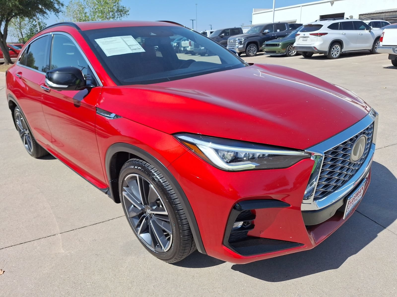 Used 2023 INFINITI QX55 Sensory w/ Lighting Package AWD/4WD image 8