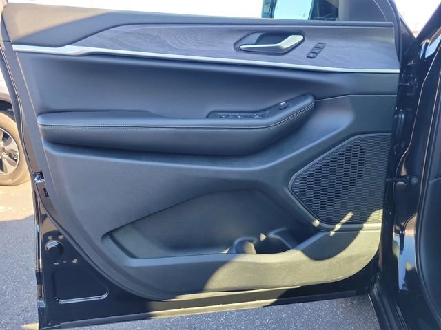 Certified 2025 Jeep Grand Cherokee L Limited w/ Luxury Tech Group II image 20