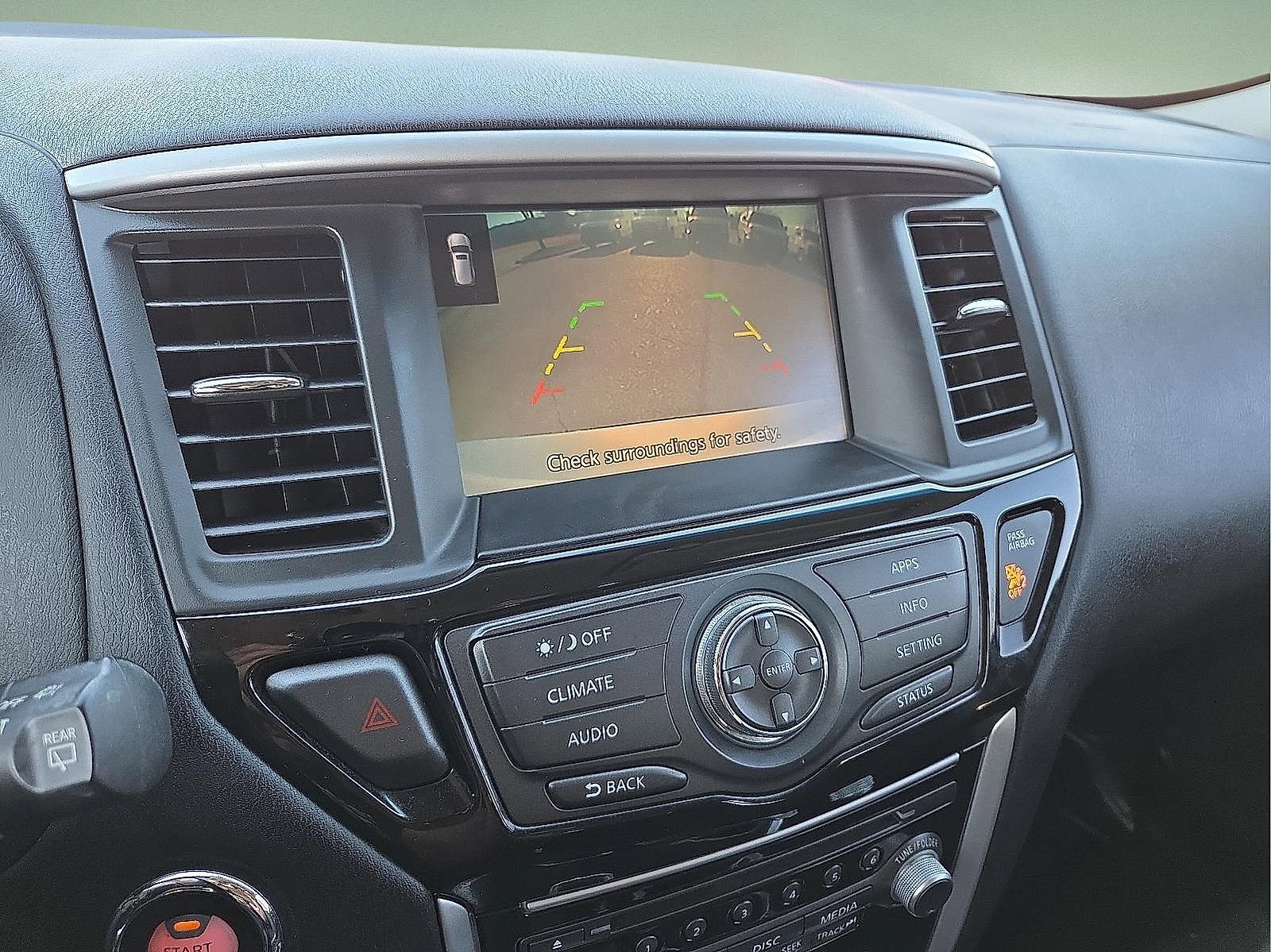 Used 2019 Nissan Pathfinder SV image 17