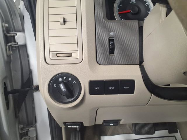 Used 2008 Ford Escape XLT FWD image 16