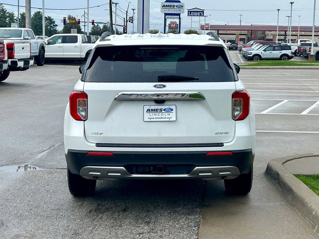 Used 2024 Ford Explorer XLT w/ Equipment Group 202A AWD/4WD image 5