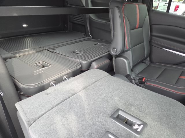 New 2027 Chevrolet Traverse RS w/ LPO, Floor Liner Package AWD/4WD image 24