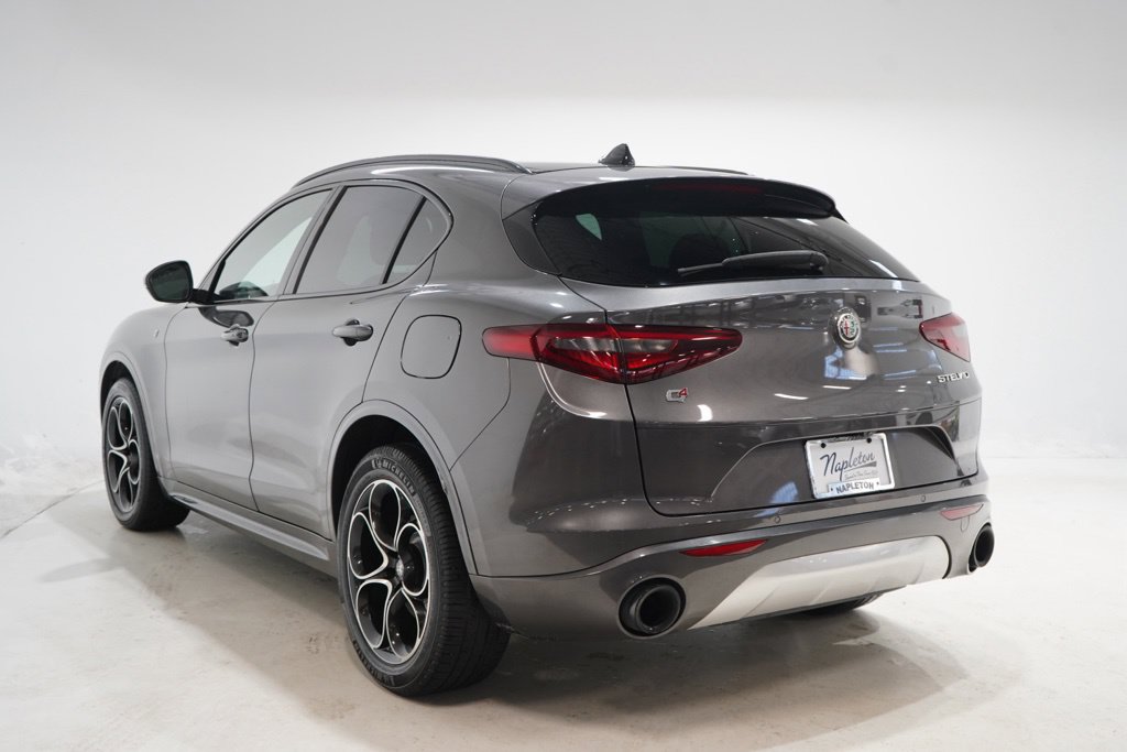 Used 2023 Alfa Romeo Stelvio Ti AWD/4WD image 5