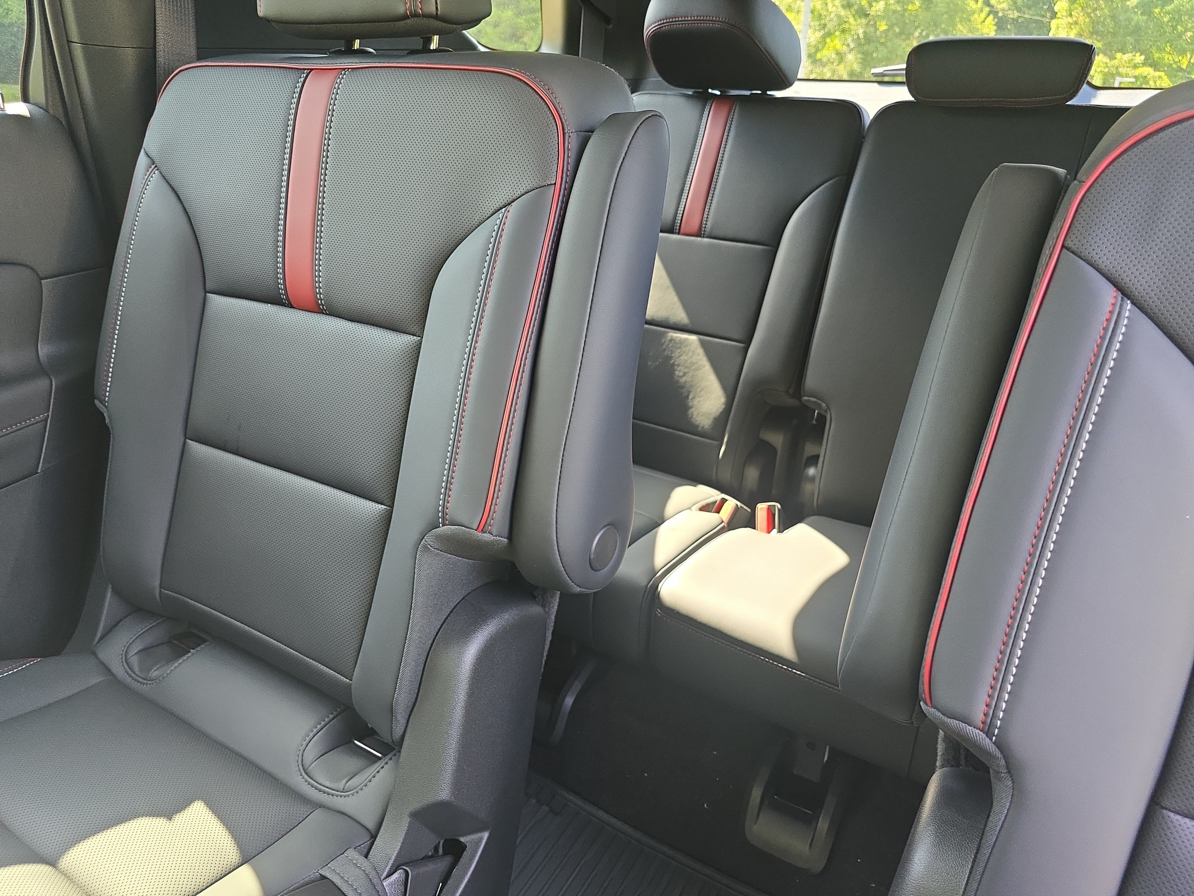 New 2027 Chevrolet Traverse RS w/ LPO, Floor Liner Package AWD/4WD image 22
