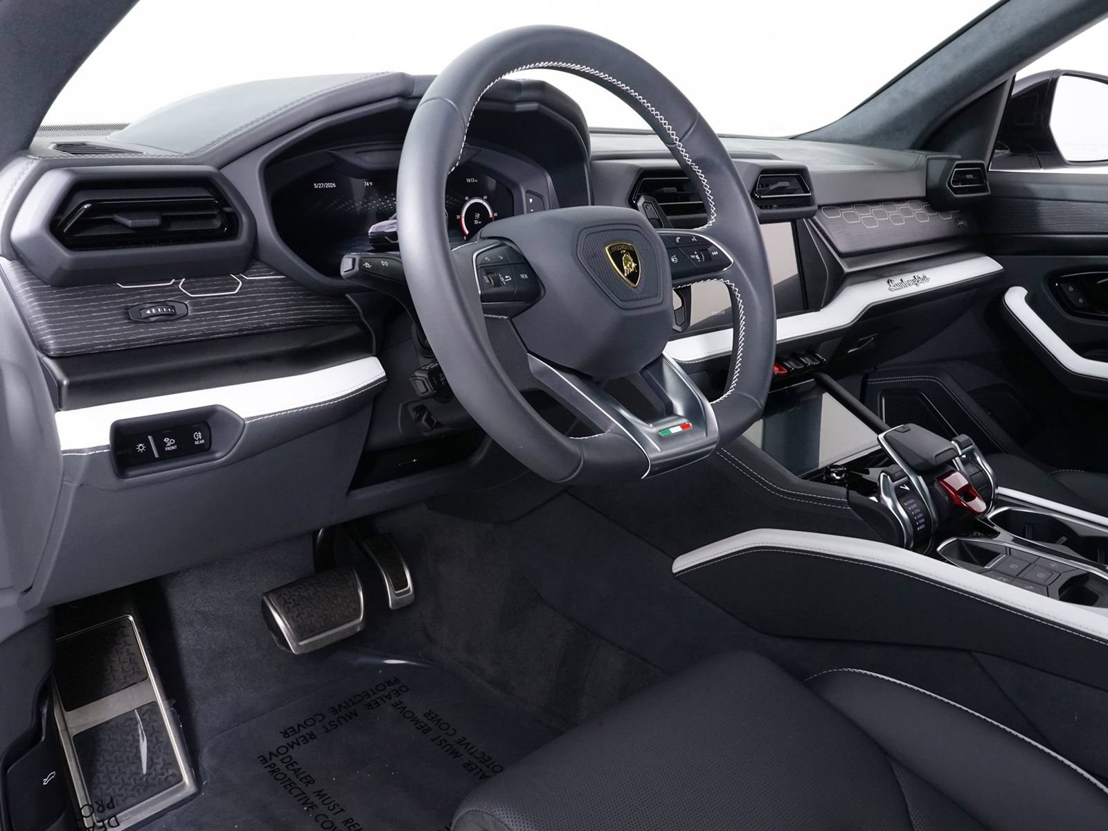 Used 2025 Lamborghini Urus SE AWD/4WD image 4
