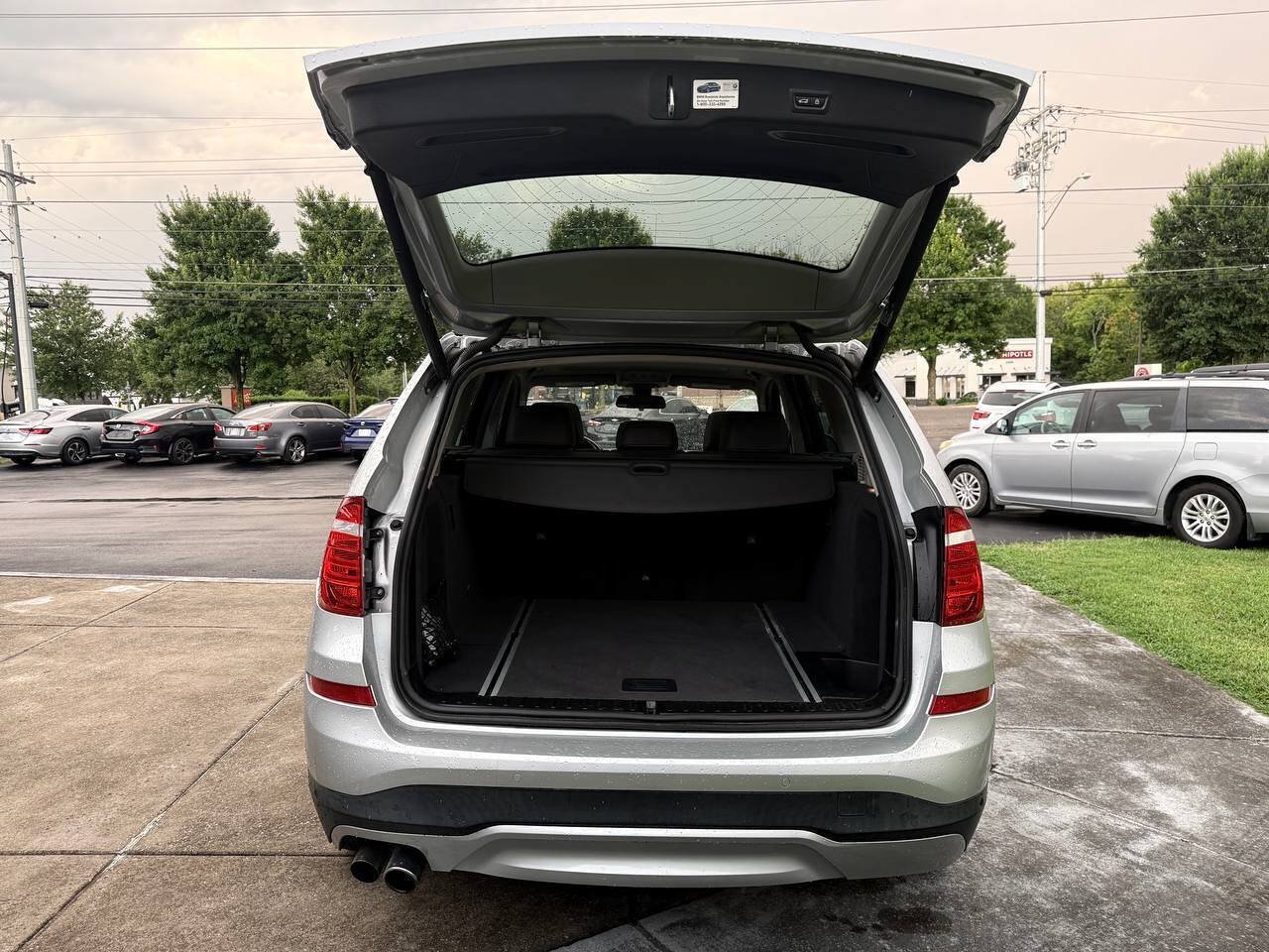 Used 2017 BMW X3 sDrive28i RWD image 9
