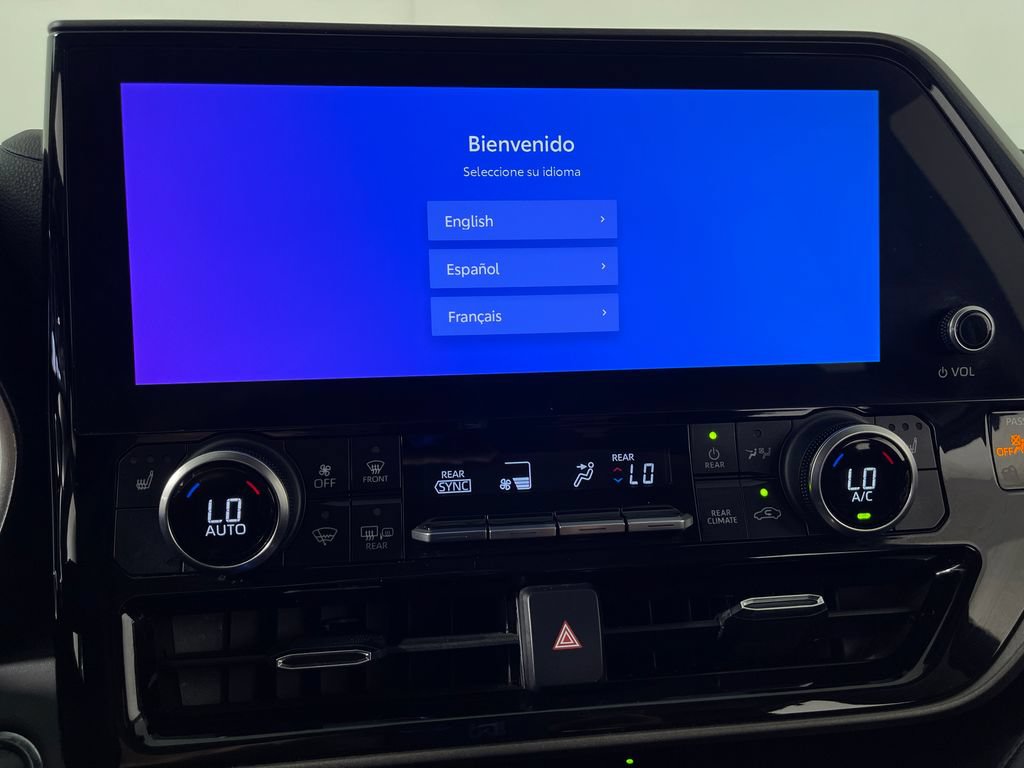 Used 2023 Toyota Highlander XLE FWD image 20