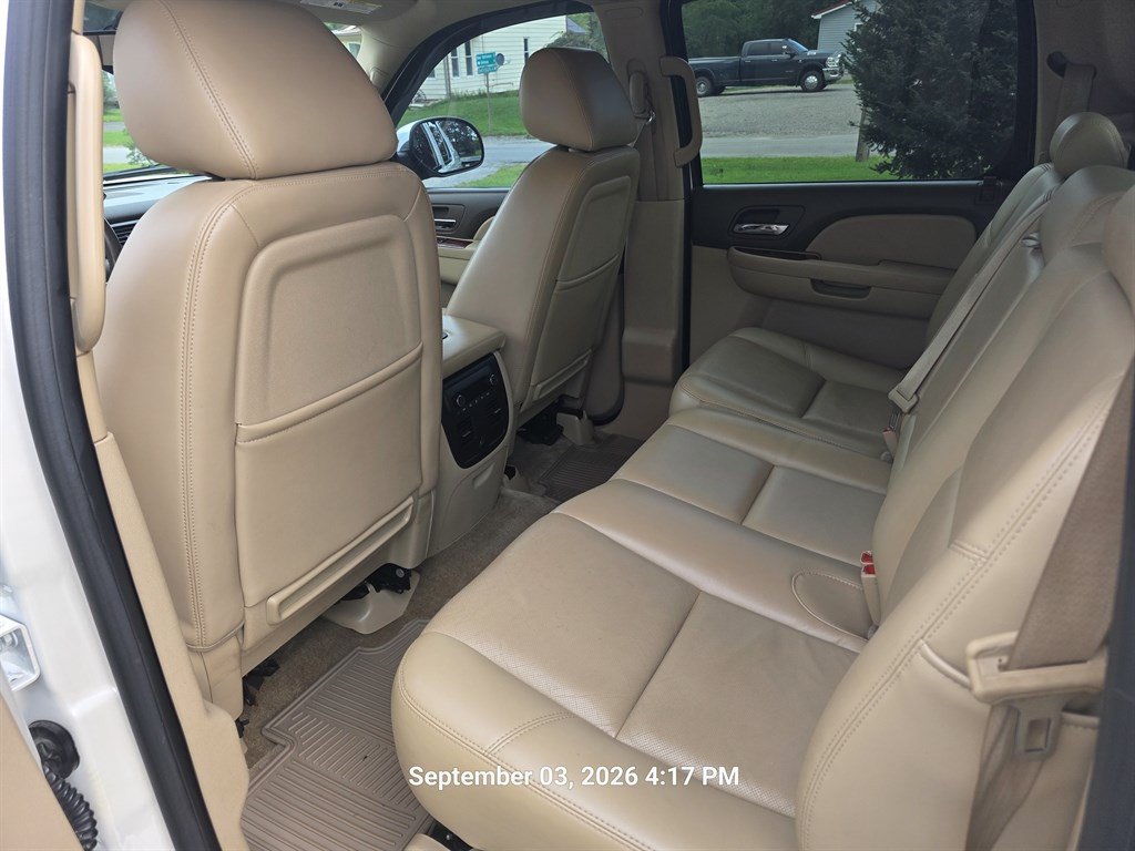 Used 2011 Chevrolet Avalanche LTZ AWD/4WD image 12