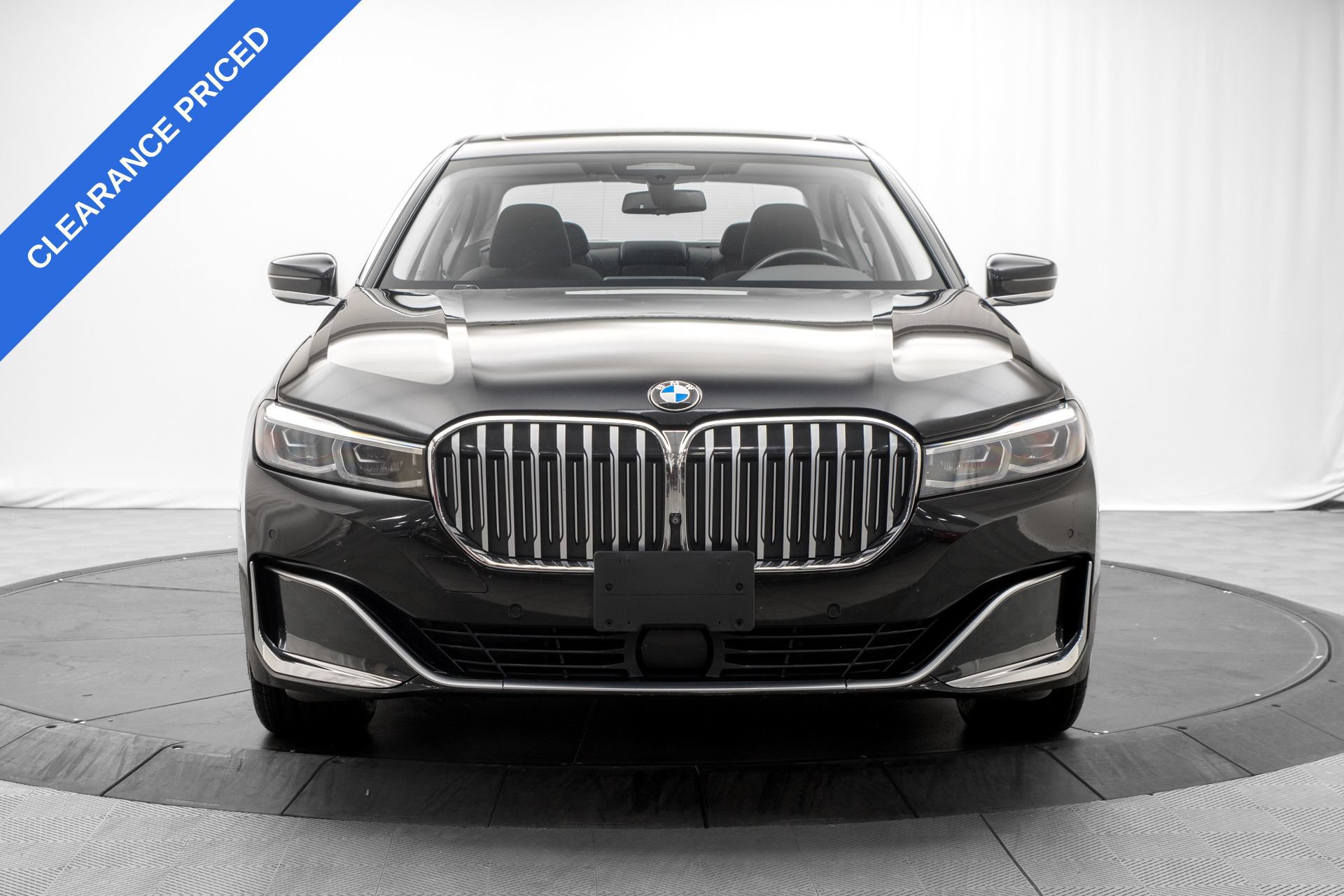 Used 2020 BMW 740i xDrive AWD/4WD image 2