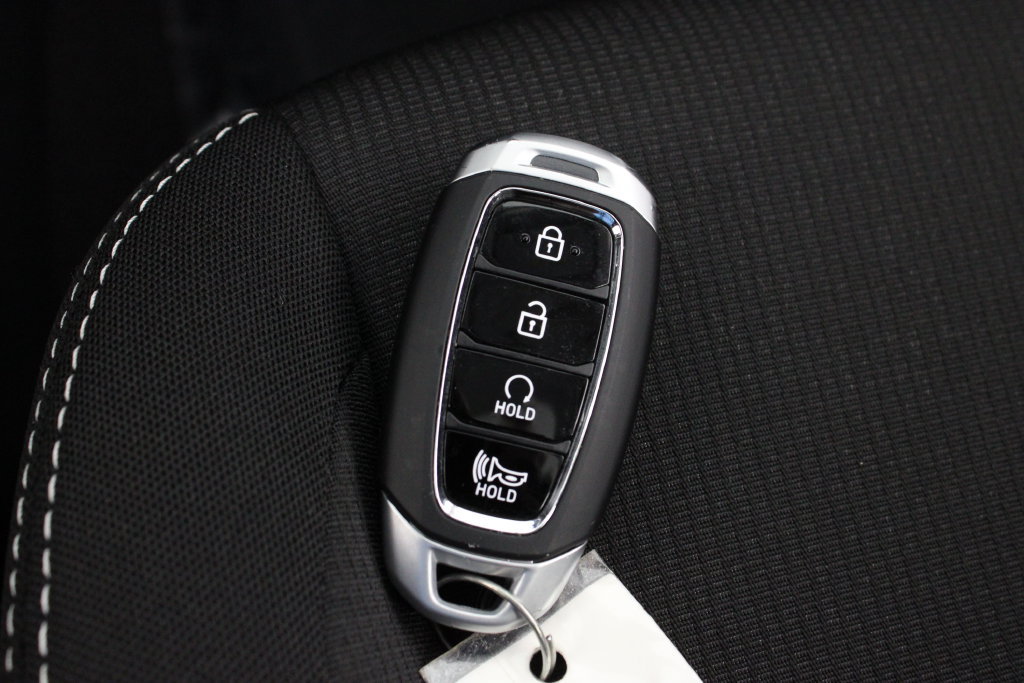 Certified 2026 Hyundai Venue SEL FWD image 32