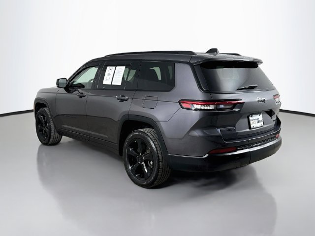 Used 2023 Jeep Grand Cherokee L Limited w/ Black Appearance Package AWD/4WD image 11
