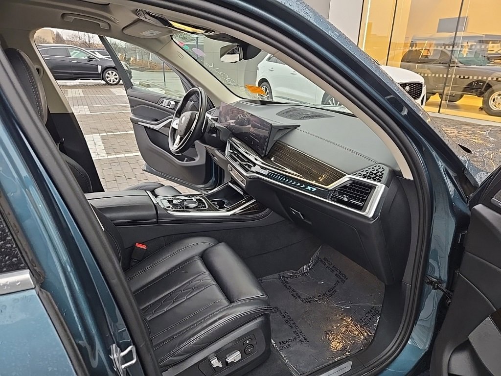 Used 2023 BMW X7 xDrive40i w/ Premium Package image 20