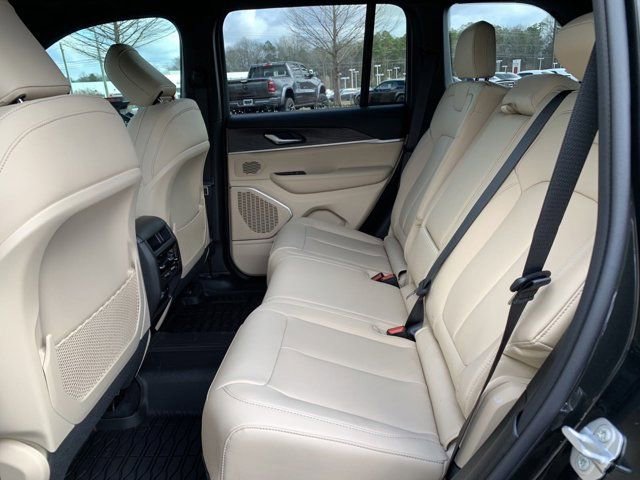 New 2024 Jeep Grand Cherokee Limited AWD/4WD image 38