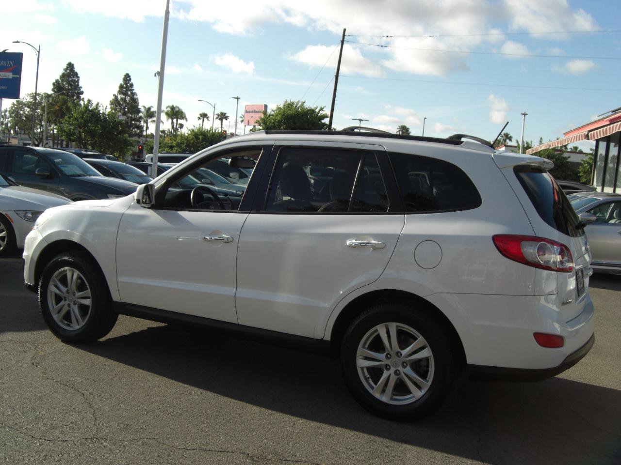 Used 2011 Hyundai Santa Fe Limited w/ Navigation Pkg 4 image 14