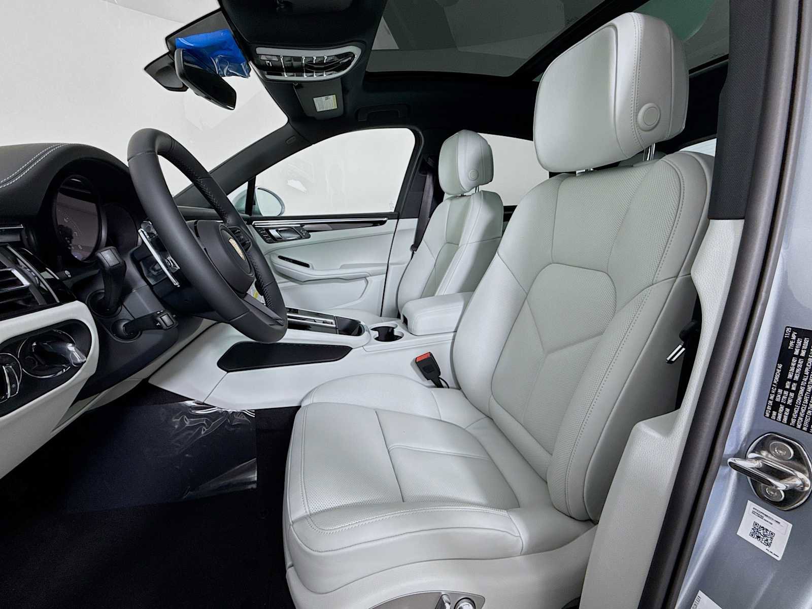 New 2026 Porsche Macan image 5