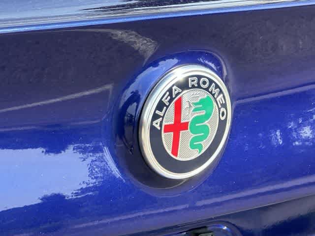 Used 2021 Alfa Romeo Giulia Ti AWD/4WD image 27
