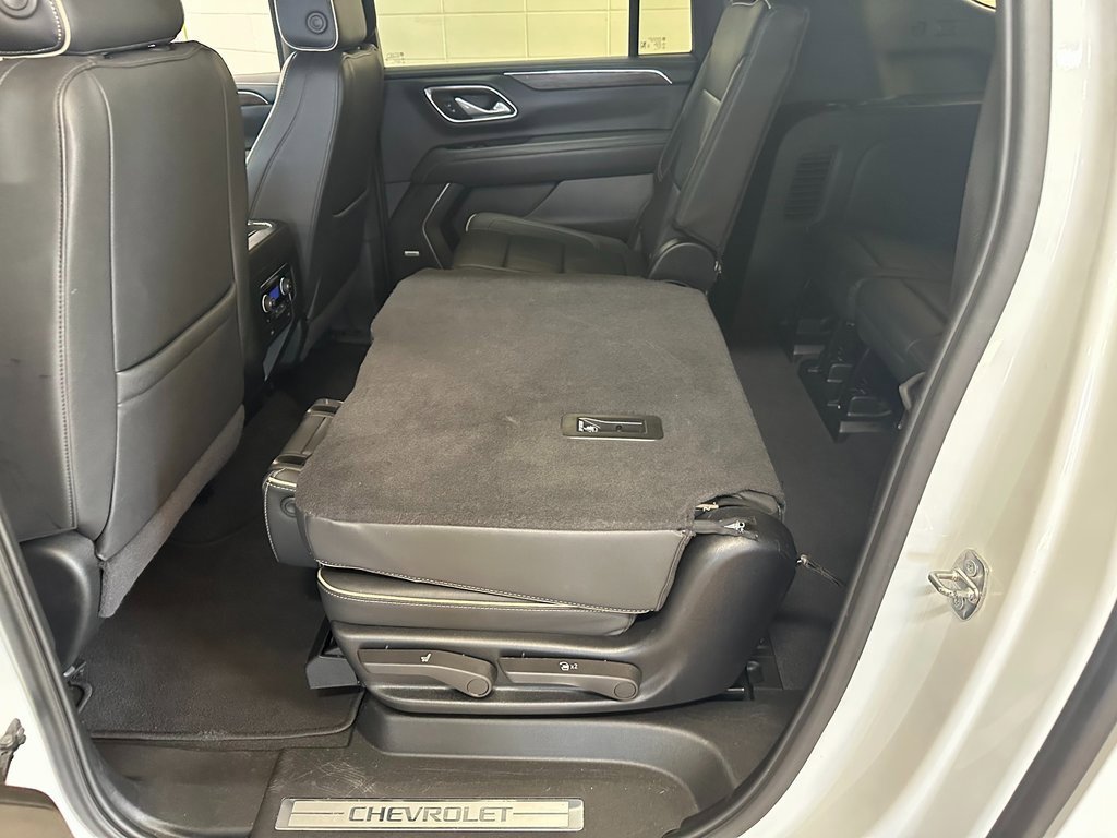 Used 2024 Chevrolet Suburban Premier image 38