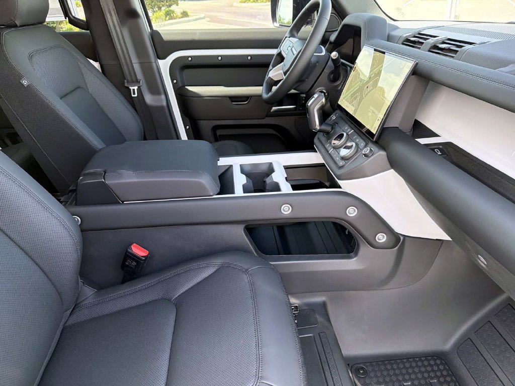 New 2026 Land Rover Defender 110 S AWD/4WD image 11