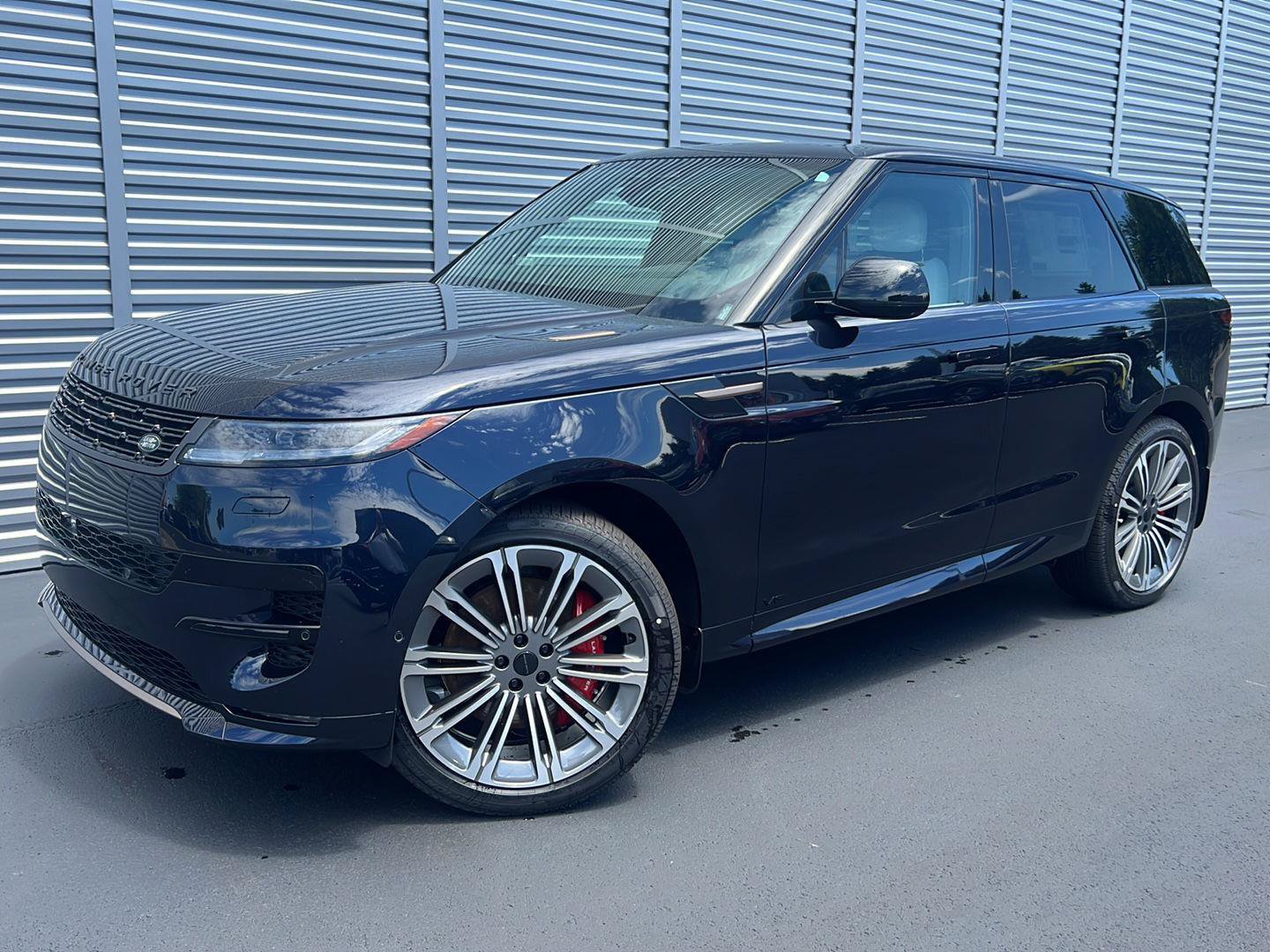 New 2026 Land Rover Range Rover Sport Dynamic SE