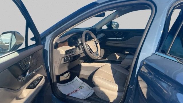 Used 2023 Lincoln Corsair Reserve FWD image 13