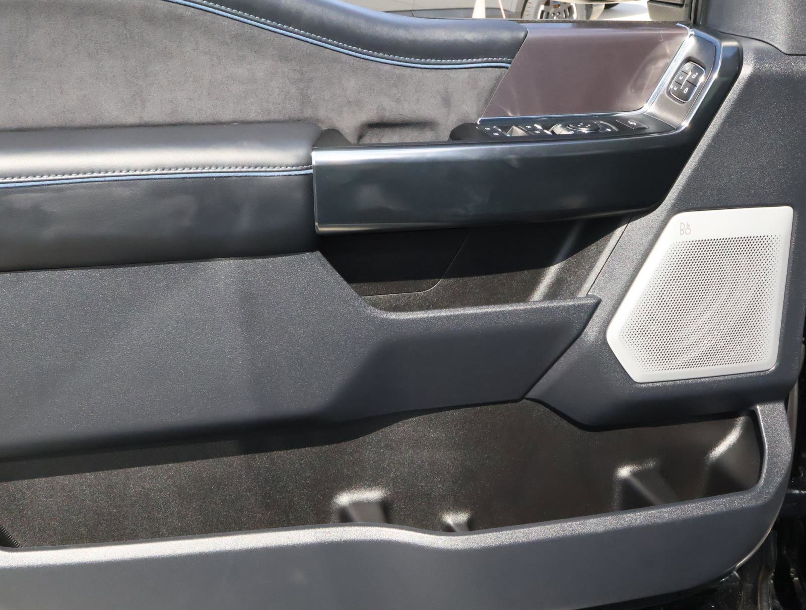 Used 2026 Ford F250 Platinum w/ Tremor Off-Road Package image 21