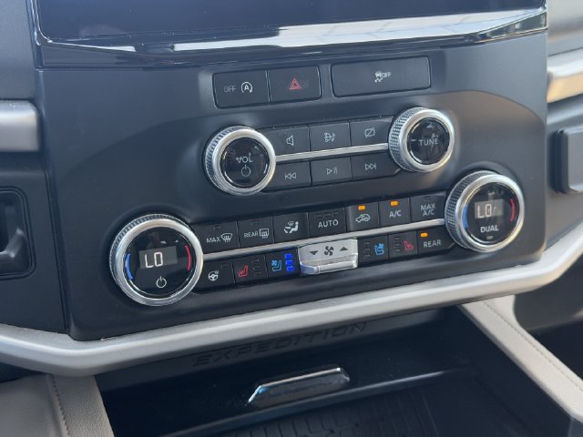 Used 2024 Ford Expedition Max XLT RWD image 33