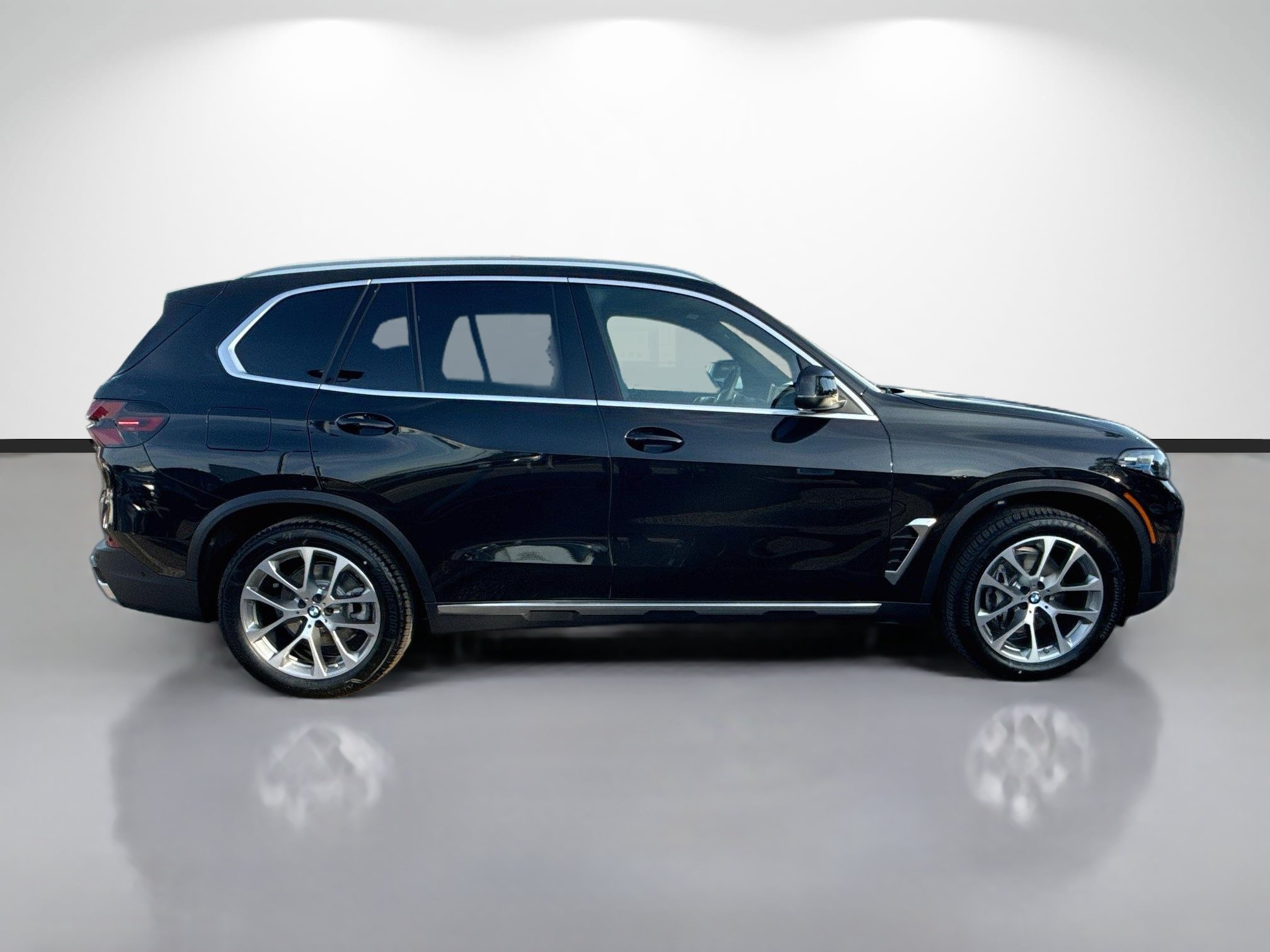 Used 2026 BMW X5 sDrive40i RWD image 2
