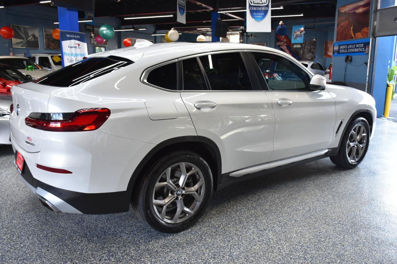 Used 2023 BMW X4 xDrive30i w/ Premium Package AWD/4WD image 3