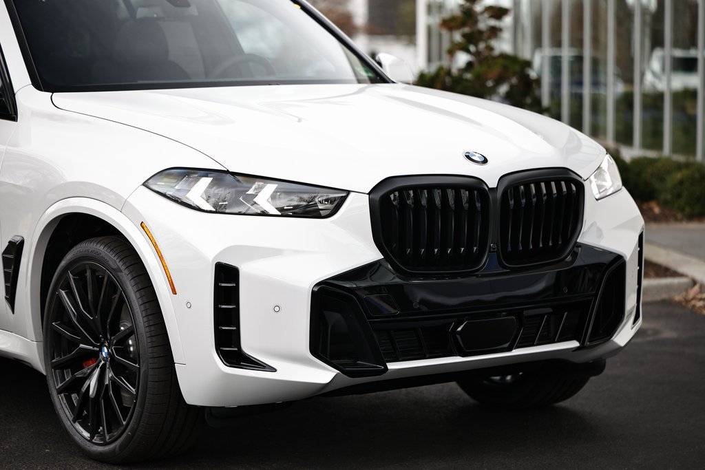New 2026 BMW X5 xDrive40i w/ M Sport Package image 2