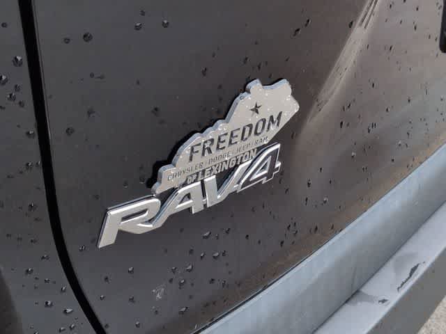 Used 2021 Toyota RAV4 XLE FWD image 13