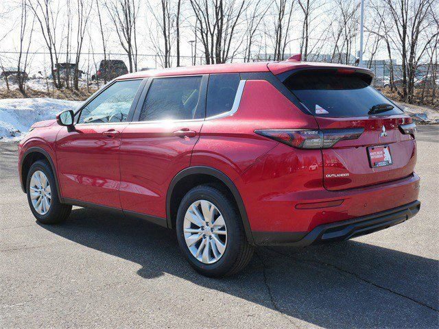 New 2026 Mitsubishi Outlander ES image 2